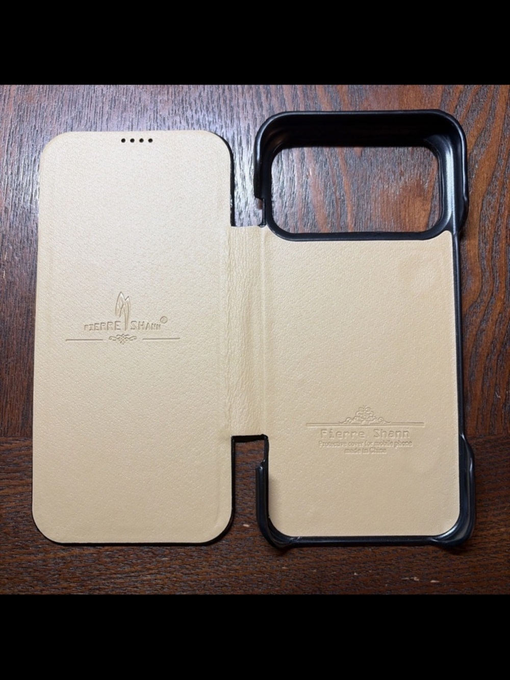 Beige Flip Phone Case Retro Leather Ultra Slim IPhone 14/15/16/17 pro max
